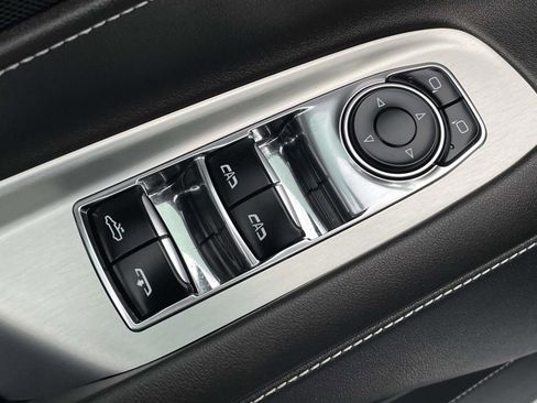 Used 2026 Chevrolet Corvette Stingray Convertible w/ 1LT image 10