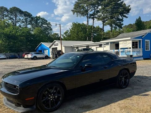Used 2021 Dodge Challenger GT w/ Driver Convenience Group RWD image 5