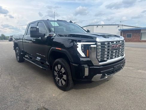 Used 2025 GMC Sierra 2500 Denali AWD/4WD image 7
