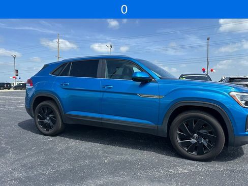 Used 2025 Volkswagen Atlas Cross Sport SE w/ Panoramic Sunroof Package AWD/4WD image 3