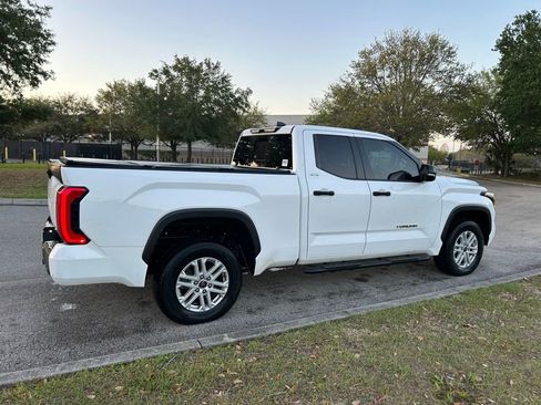 Used 2022 Toyota Tundra SR5 w/ SR5 Convenience Package image 5