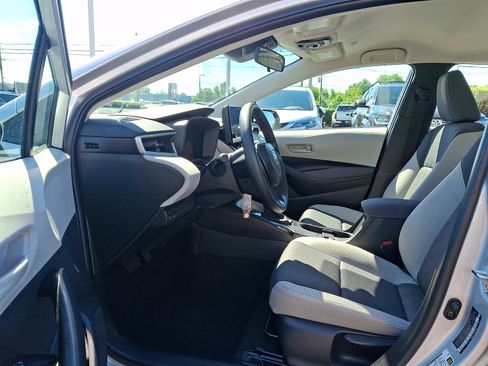 Used 2026 Toyota Corolla LE FWD image 13