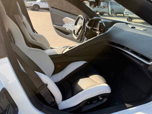 Used 2022 Chevrolet Corvette Stingray Preferred Cpe w/ Engine Appearance Package RWD image 10