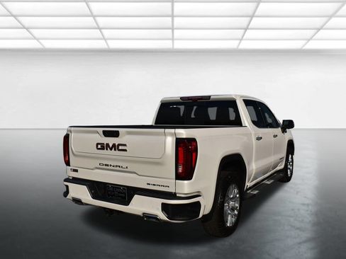 Used 2024 GMC Sierra 1500 Denali w/ Technology Package AWD/4WD image 9