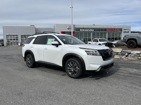 New 2025 Nissan Pathfinder SV w/ SV Premium Package image 1