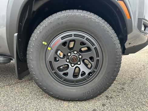New 2026 Nissan Frontier 4x4 Crew Cab image 12