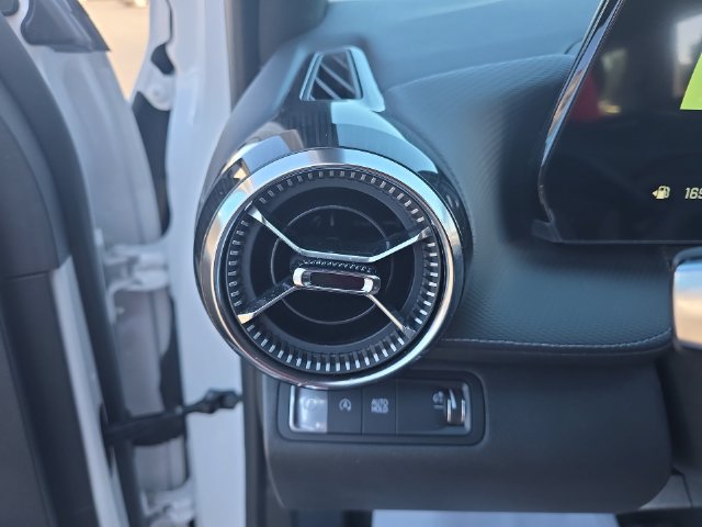 Used 2025 Chevrolet Equinox LT FWD image 27