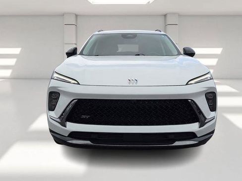 Certified 2025 Buick Envision Sport Touring image 8