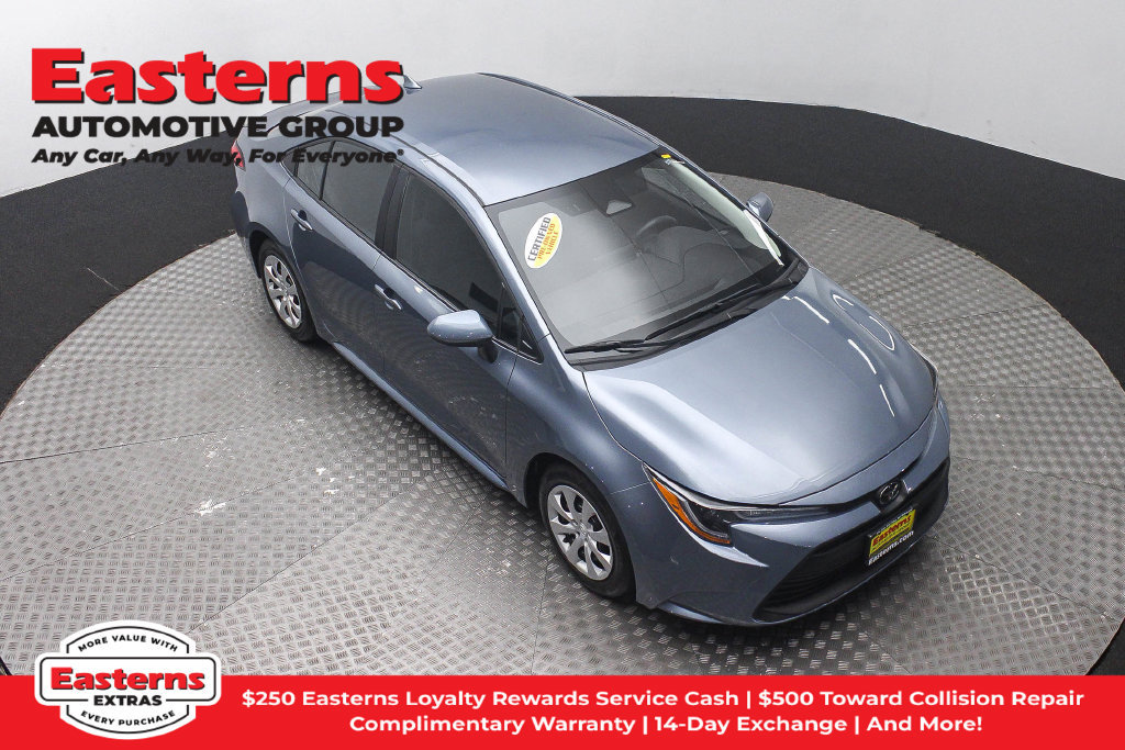 Used 2025 Toyota Corolla LE FWD image 4