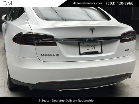 Used 2015 Tesla Model S 90D image 16