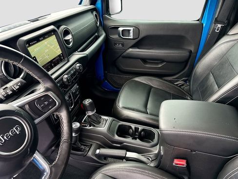 Used 2022 Jeep Wrangler Unlimited Sahara w/ Cold Weather Group image 26