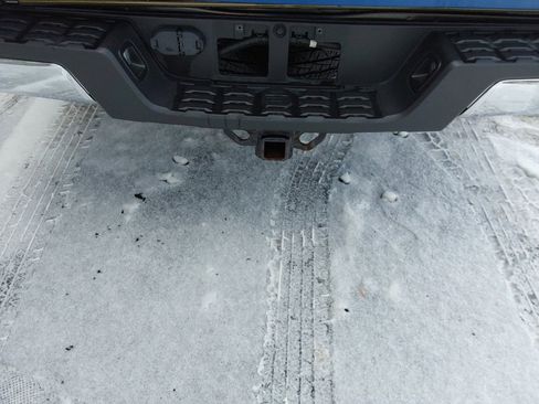 Used 2017 Toyota Tacoma SR5 w/ Tow Package image 5