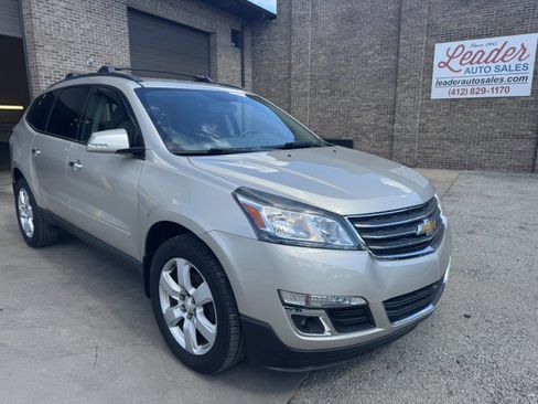 Used 2017 Chevrolet Traverse LT w/ Style and Technology Package AWD/4WD image 1