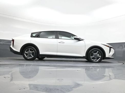 Used 2025 Kia K4 FWD image 33