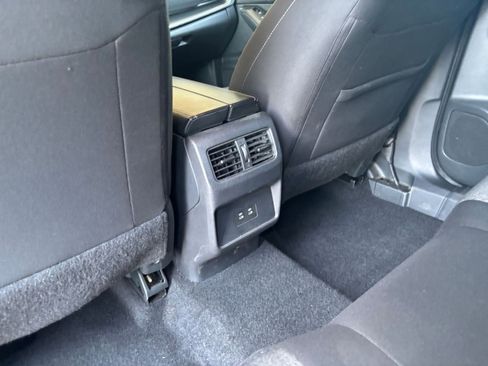 Used 2025 Nissan Rogue SV FWD image 24