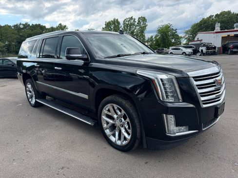 Used 2017 Cadillac Escalade ESV Platinum AWD/4WD image 7