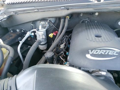 Used 2006 Chevrolet Silverado 2500 W/T w/ Skid Plate Package AWD/4WD image 27