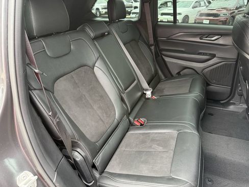 Used 2023 Jeep Grand Cherokee Altitude AWD/4WD image 28