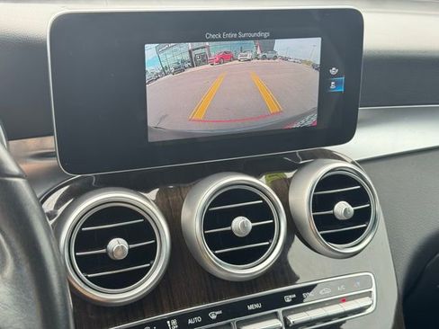 Used 2020 Mercedes-Benz GLC 300 4MATIC image 32