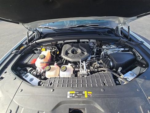 Used 2023 Jeep Grand Cherokee Overland AWD/4WD image 12