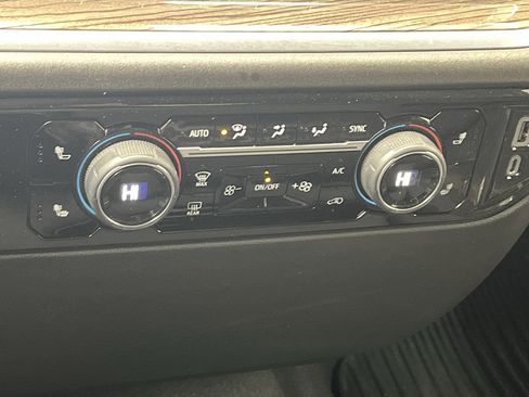 Certified 2022 Chevrolet Silverado 1500 LT image 23