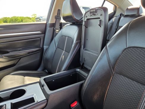 Used 2024 Nissan Altima 2.5 SR FWD image 31