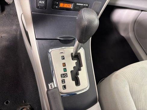 Used 2010 Toyota Corolla LE image 17