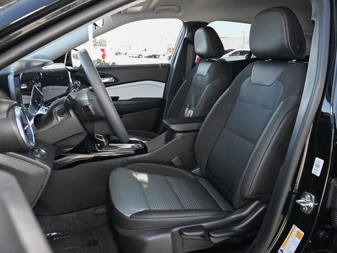 New 2026 Chevrolet Trax LT w/ LPO, Blackout Package FWD image 15