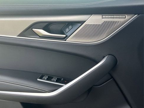 Certified 2025 Jaguar F-PACE R-Dynamic S image 25