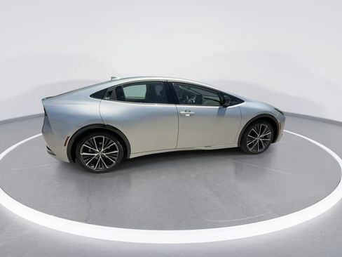 Used 2023 Toyota Prius XLE FWD image 9