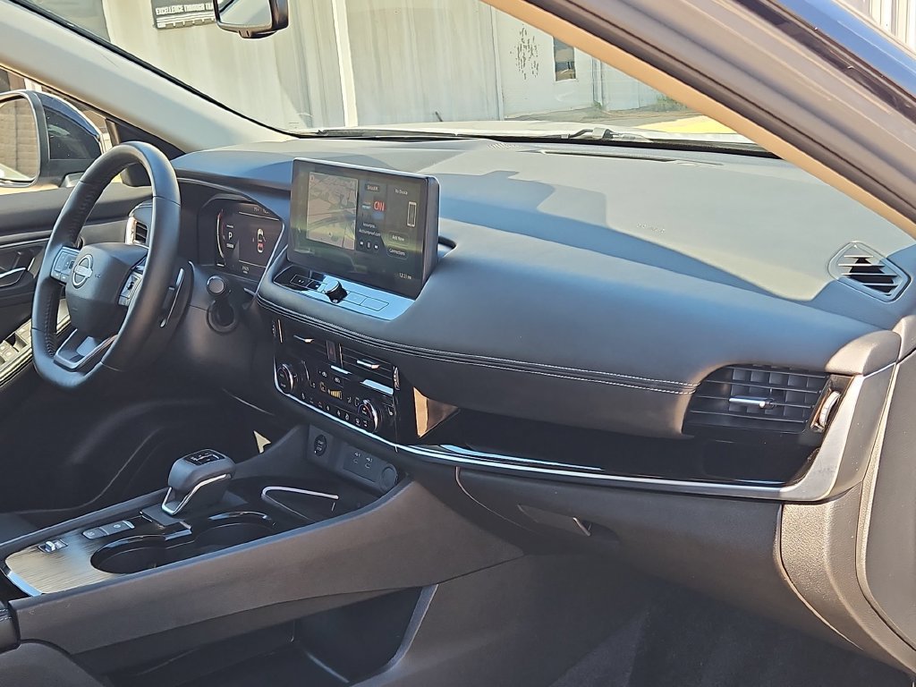 Used 2025 Nissan Rogue SL w/ SL Premium Package FWD image 28