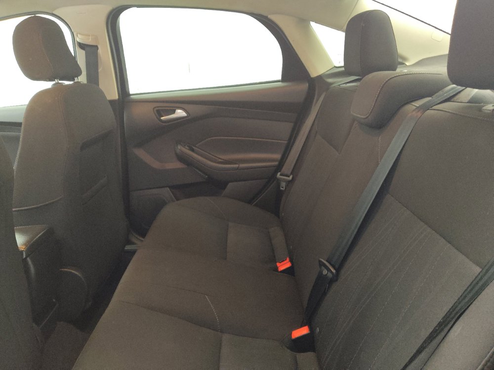 Used 2018 Ford Focus SE FWD image 18