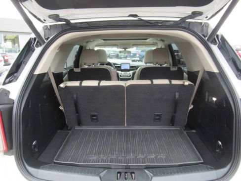 Used 2023 Ford Explorer XLT w/ Equipment Group 202A AWD/4WD image 21