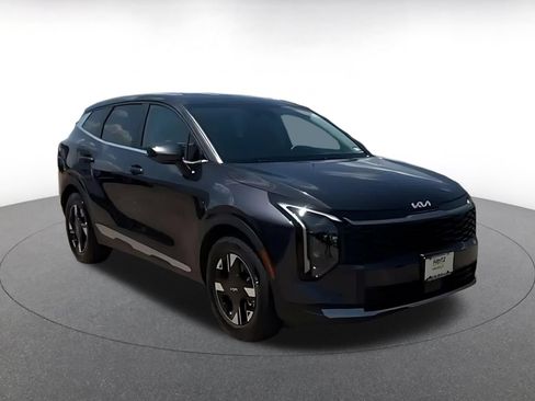 Used 2026 Kia Sportage LX FWD image 3