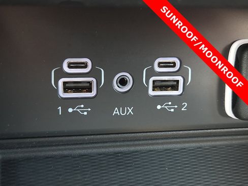 Used 2024 Jeep Grand Cherokee Altitude AWD/4WD image 19