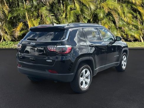 Used 2021 Jeep Compass Latitude w/ Convenience Group AWD/4WD image 4