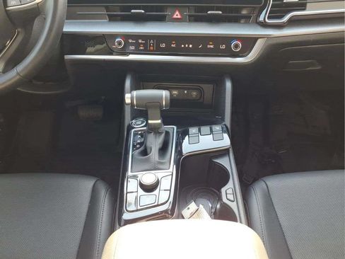 Used 2025 Kia Sportage SX FWD image 11