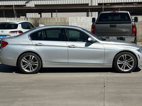 Used 2017 BMW 330i Sedan image 9