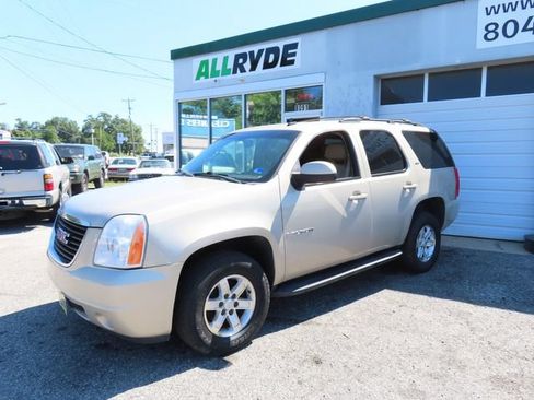Used 2008 GMC Yukon SLT w/ SLT Preferred Equipment Group AWD/4WD image 1