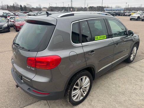 Used 2012 Volkswagen Tiguan S image 5