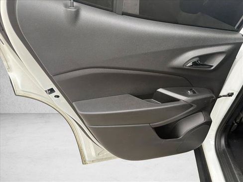 Used 2024 Chevrolet Trax LS FWD image 13