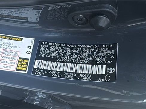 Used 2024 Toyota Corolla LE image 37