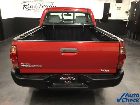 Used 2014 Toyota Tacoma 2WD Regular Cab image 9