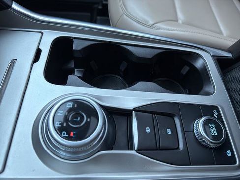 Certified 2022 Ford Explorer XLT w/ Equipment Group 202A image 27