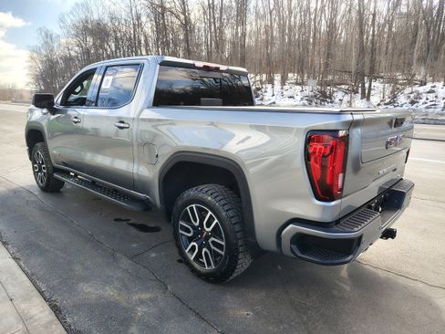 Used 2024 GMC Sierra 1500 AT4 w/ Technology Package image 11