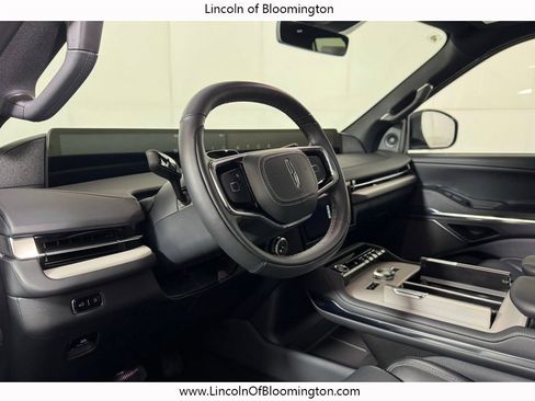 New 2026 Lincoln Navigator L Reserve AWD/4WD image 38