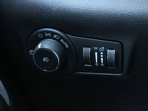 Used 2024 Jeep Compass Latitude AWD/4WD image 20