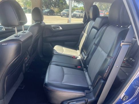 Used 2019 Nissan Pathfinder SL w/ Rock Creek Edition FWD image 13