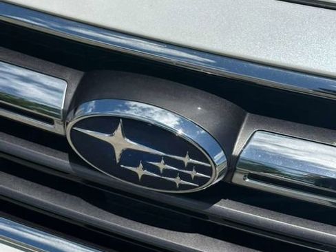 Used 2018 Subaru Outback 3.6R Touring AWD/4WD image 8