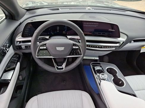 New 2025 Cadillac Lyriq Luxury image 7